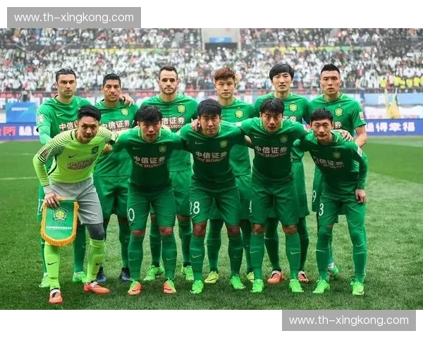 巅峰对决，情怀燃情：智诚与国安的绿茵史诗